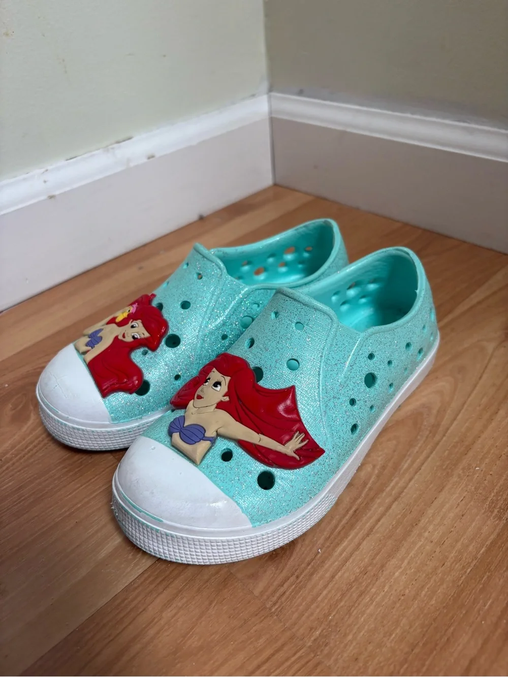 Disney sparkling aqua